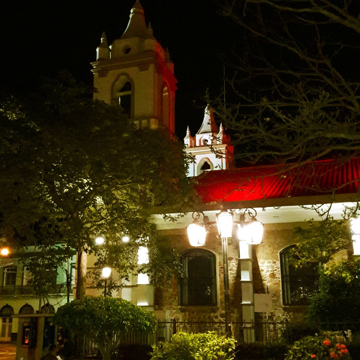 Catedral de Chitré de noche